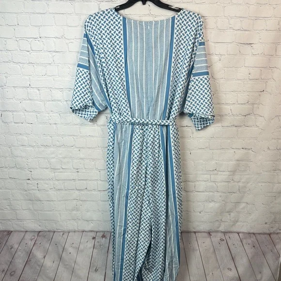 BloomChic Geometric Blue and White Jumpsuit Plus Size 3X - Picture 7 of 8